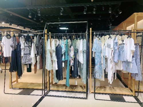 简约中国复古风连衣裙 品牌折扣与欧美尾货批发指南